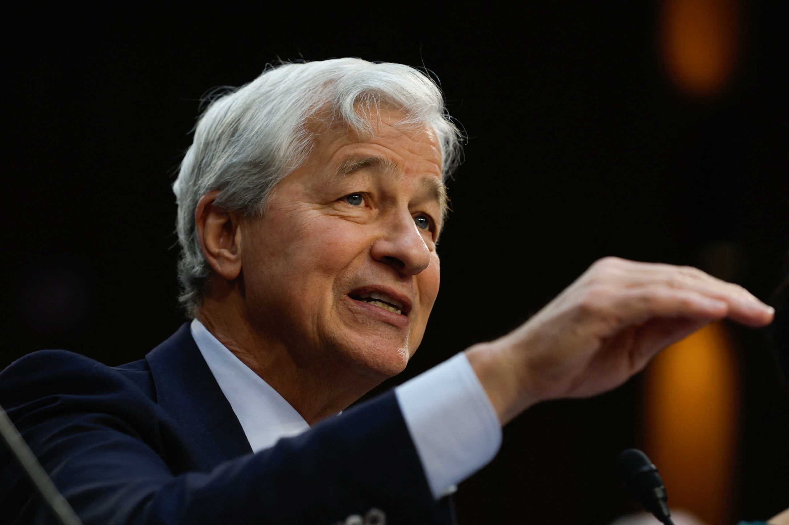 Jamie Dimon warns that inflation, wars and Fed policy pose major threats ahead